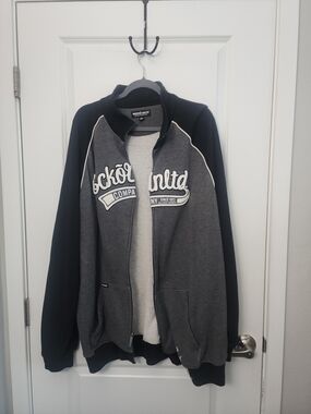 Y2K Ecko Unlimited Gray and Black Zip-Up Jacket
